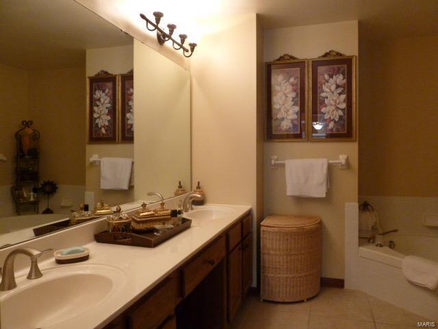 1724 Ridgeview Cir Drive Ballwin, MO 63021 - Photo 7 of 17 Gallery Image 7