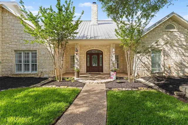$749,900 | 355 Winding Trail, Crawford, TX 76638
