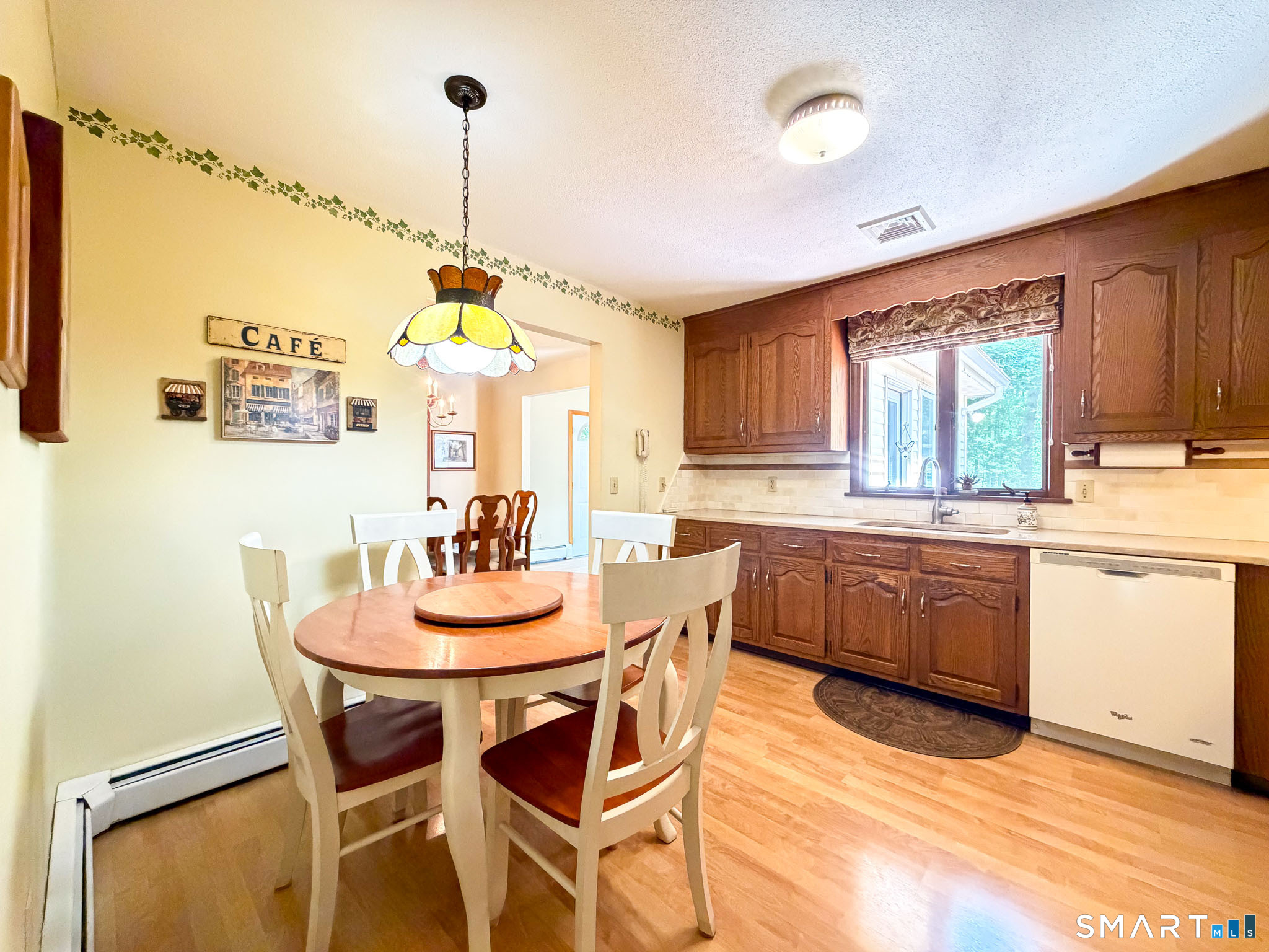 1258 Saybrook Road Middletown, CT 06457 - Photo 11 of 40