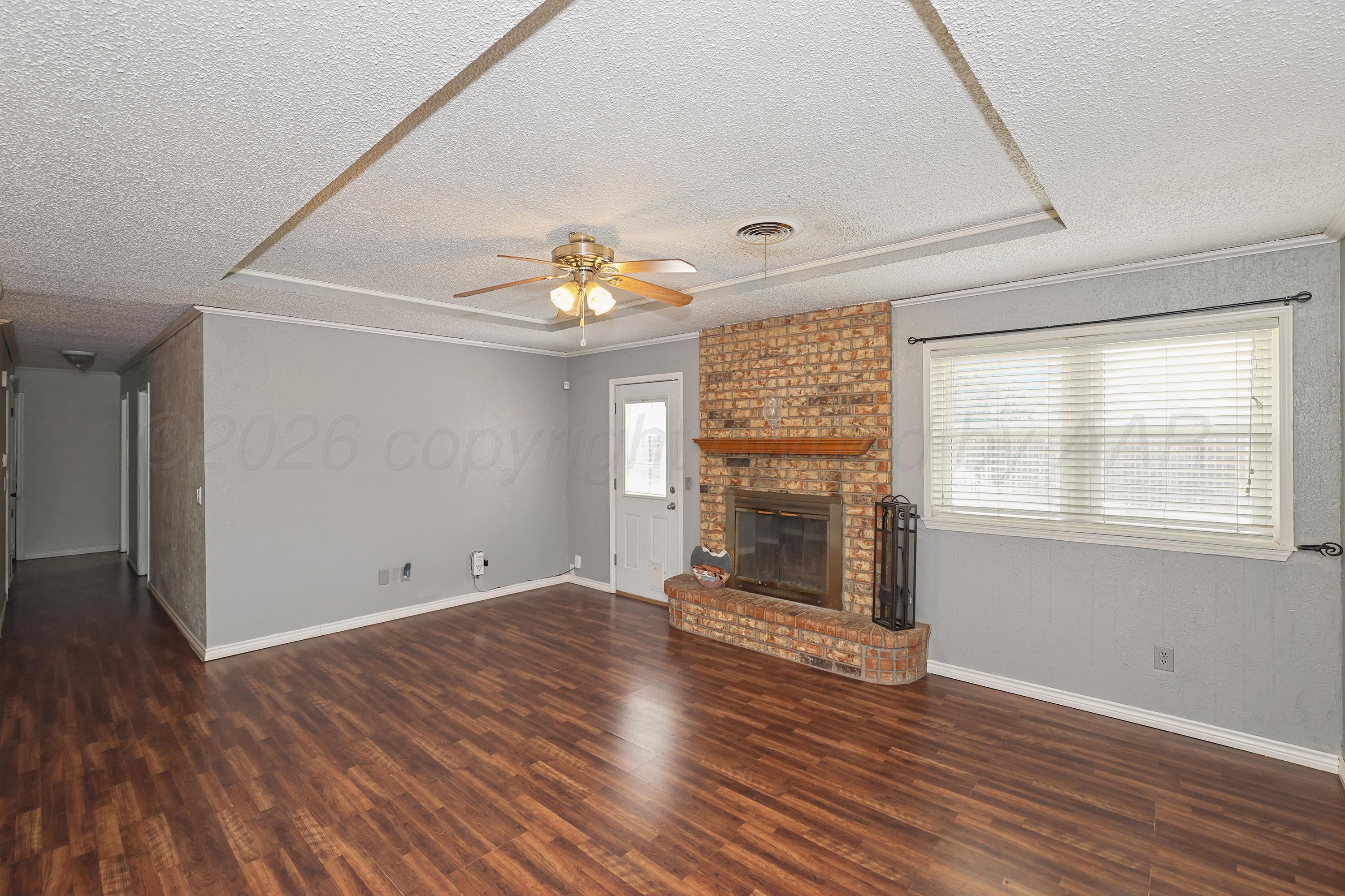5316 Capulin Lane Amarillo, TX 79110 - Photo 4 of 25 4-Living Area
