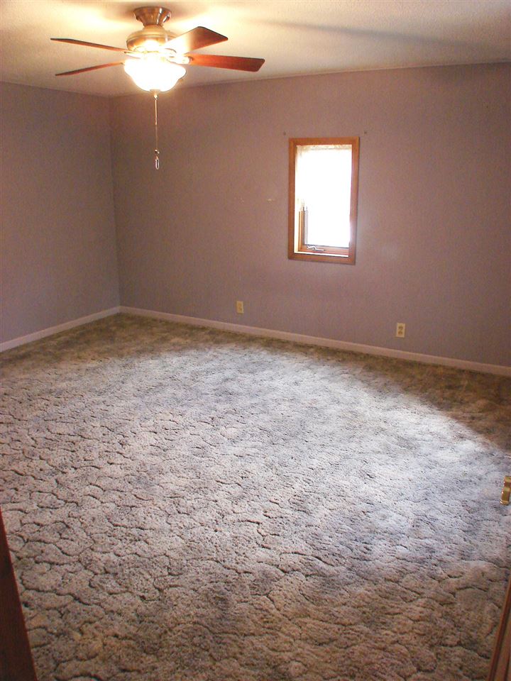 210 South Main Street Ithaca, MI 48847 - Photo 31 of 43 1808083-30.JPG