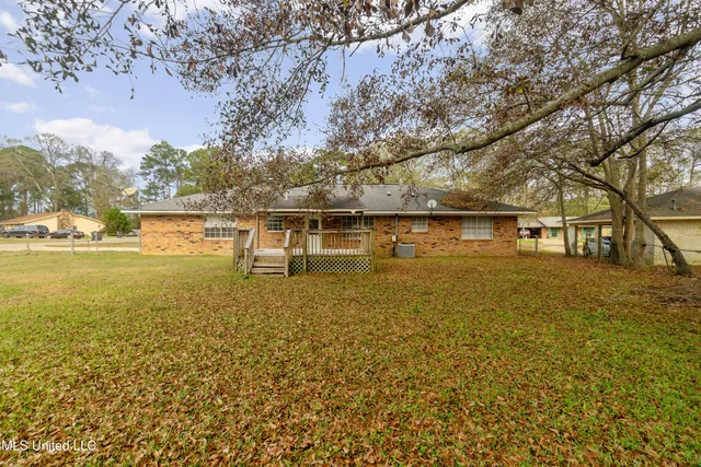 $194,500 | 301 West Ray Drive, Hattiesburg, MS 39402