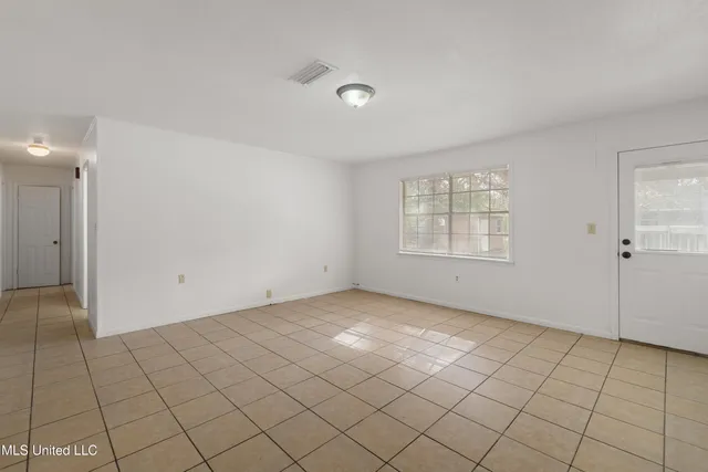 $194,500 | 301 West Ray Drive, Hattiesburg, MS 39402