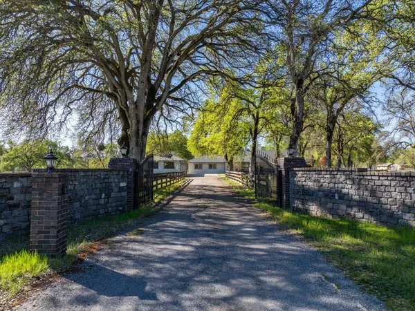 $699,000 | 16703 Gas Point Road, Cottonwood, CA 96022