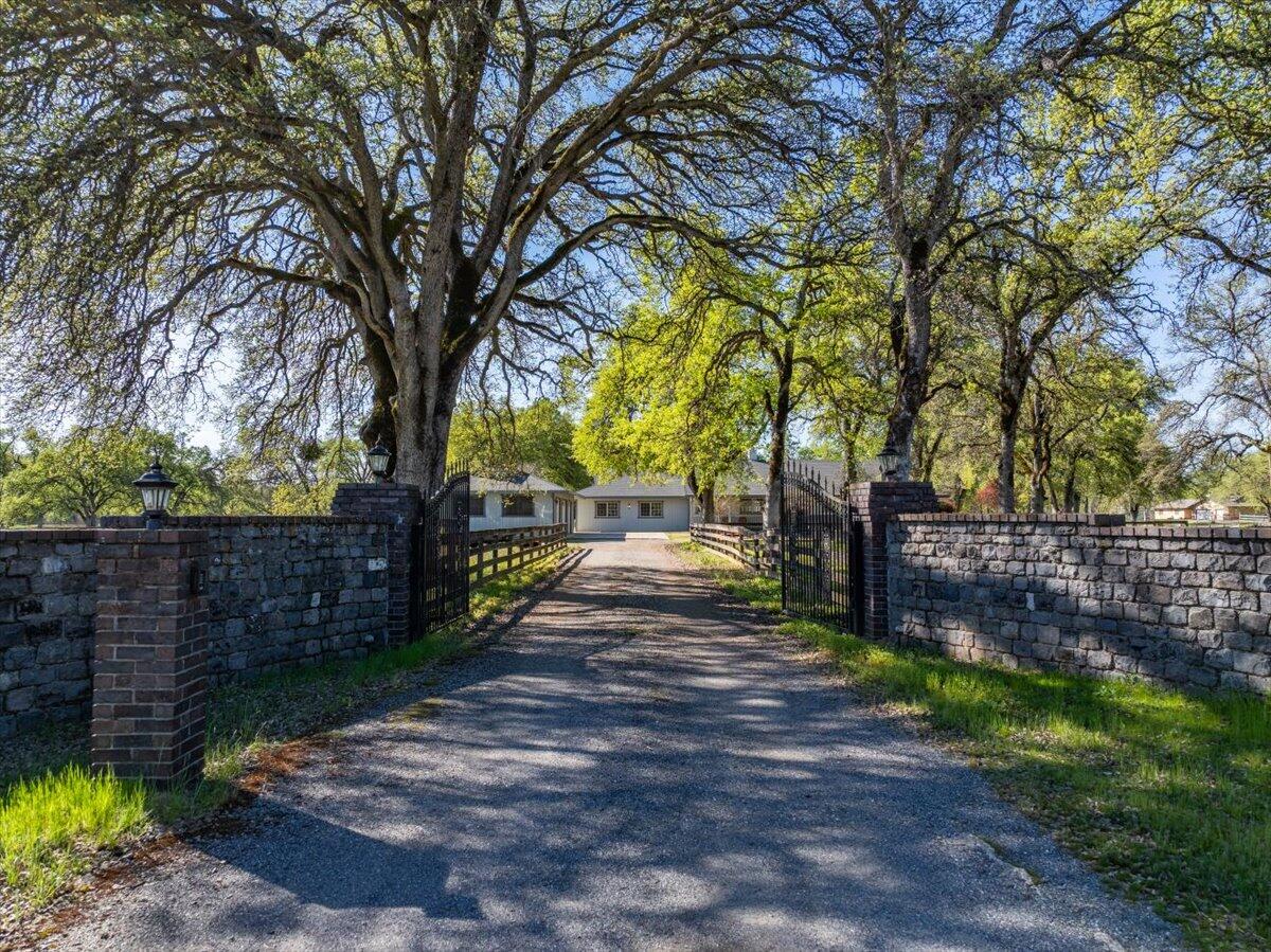 01-16703 Gas Point Rd - E031726-11