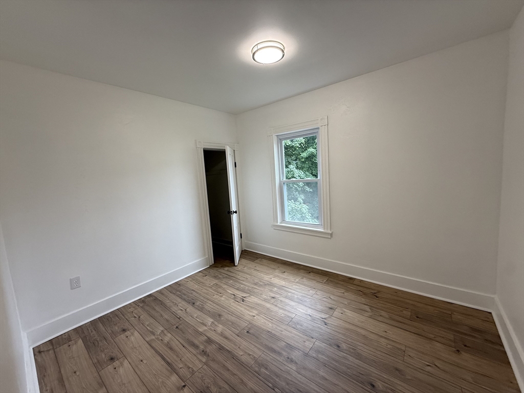 19 Reeves Street, Unit 3 Worcester, MA 01607 - Photo 5 of 8