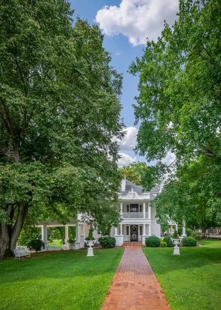 $639,900 | 105 North Church Street, Sparta, TN 38583