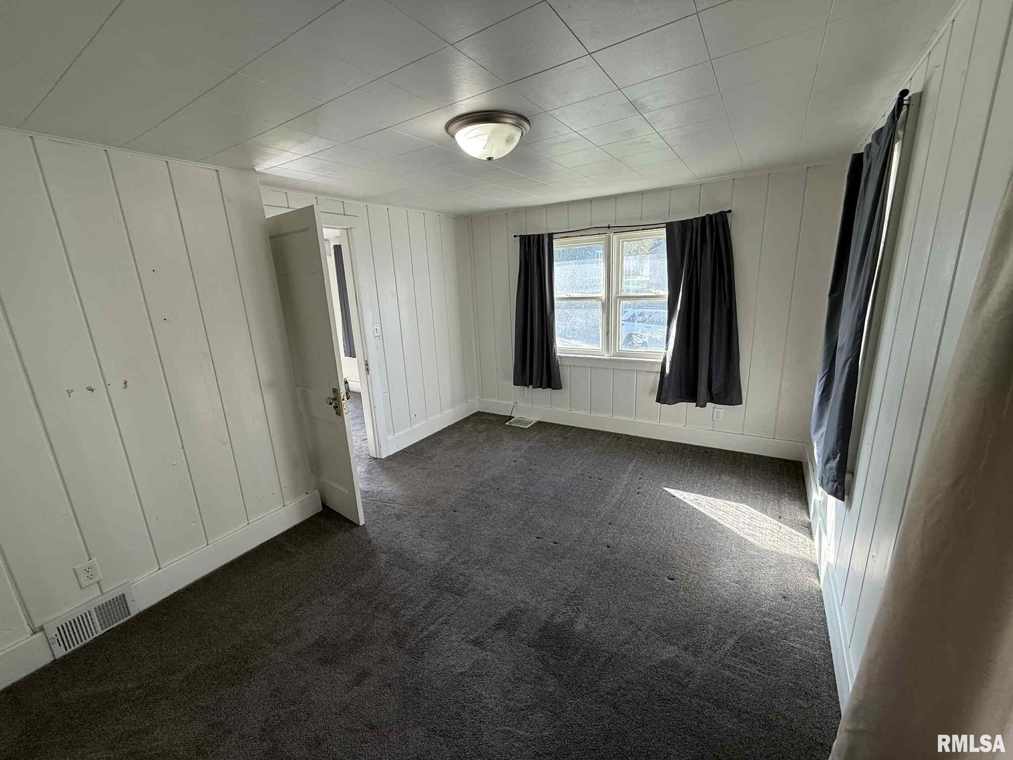 2209 39th Street Rock Island, IL 61201 - Photo 8 of 16