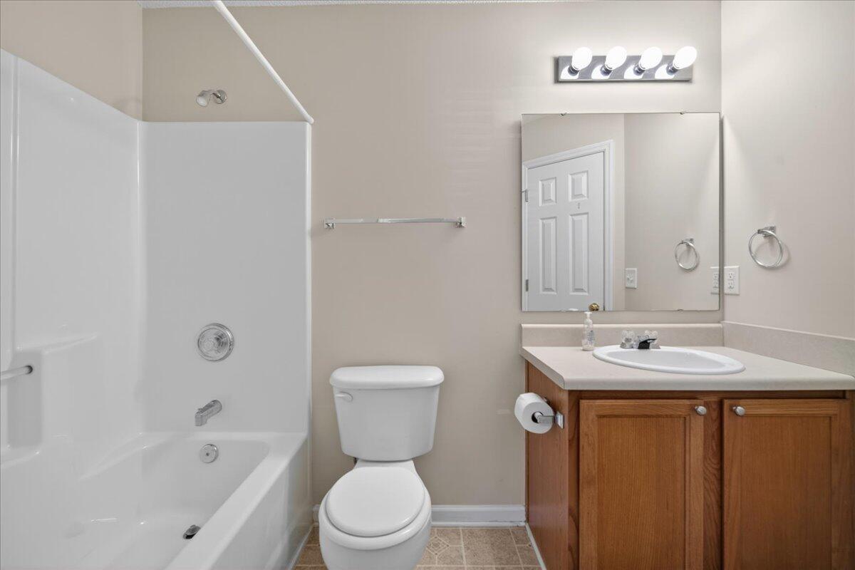 7360 Suncatcher Drive Hanahan, SC 29410 - Photo 13 of 40 13-7360 Suncatcher Drive-10