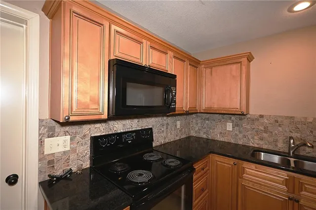 $225,000 | 13719 Post Oak Lane, Platte City, MO 64079