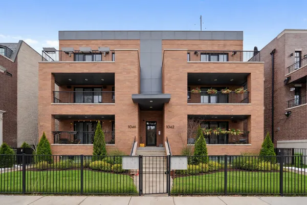 $1,495,000 | 1042 West Altgeld Street, Unit 3, Chicago, IL 60614
