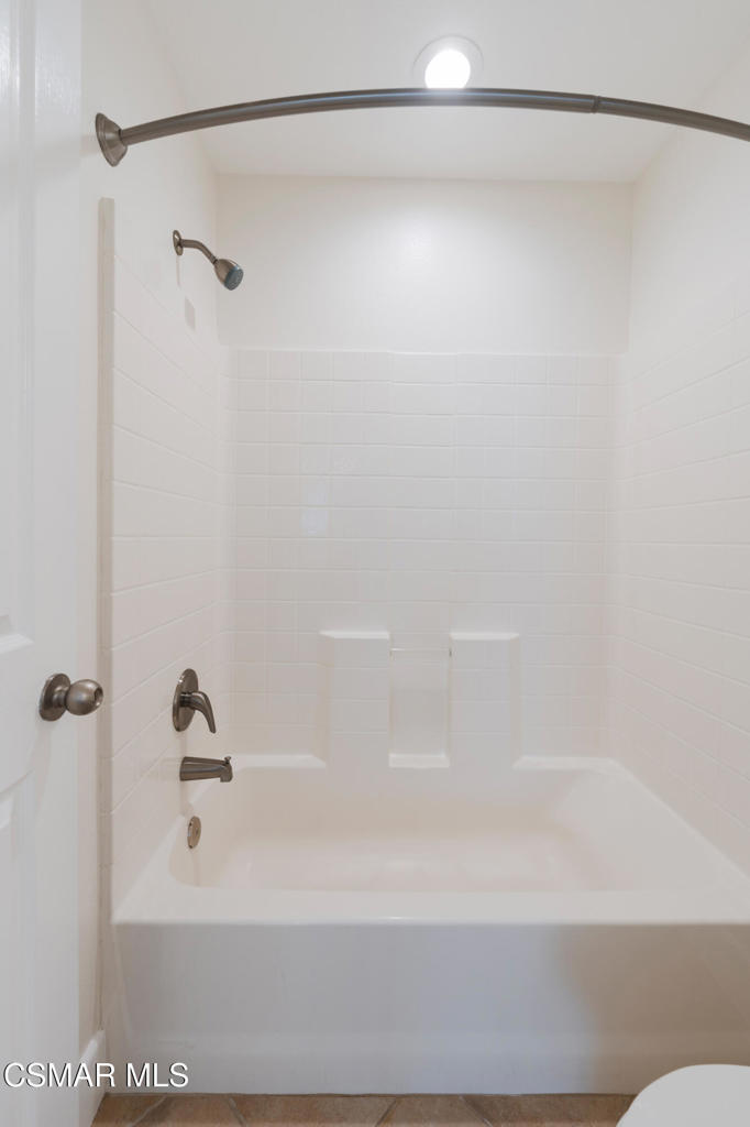 4117 Orontes Way, Unit B Simi Valley, CA 93063 - Photo 17 of 52