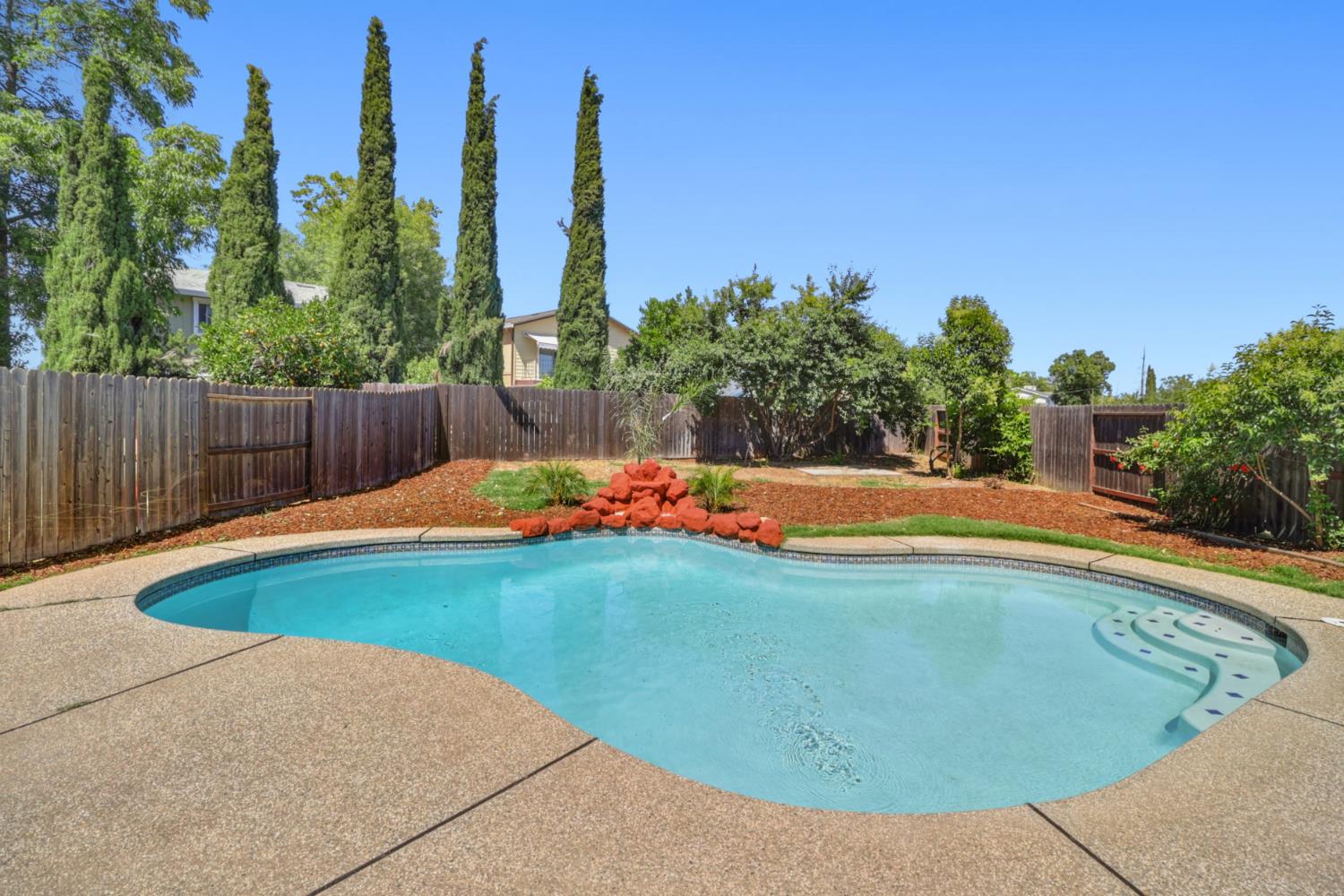 7521 Delta Pointe Way Sacramento, CA 95823 - Photo 42 of 48