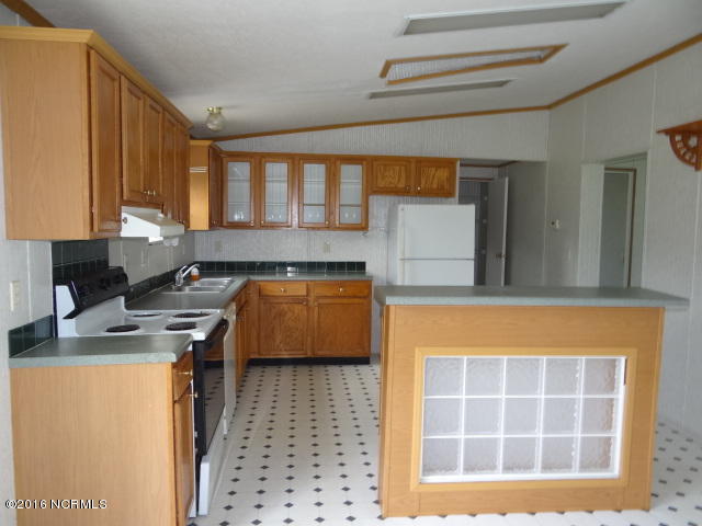 7529 Wiggins Mill Road Lucama, NC 27851 - Photo 4 of 12 7539 Wiggins Rd Kitchen