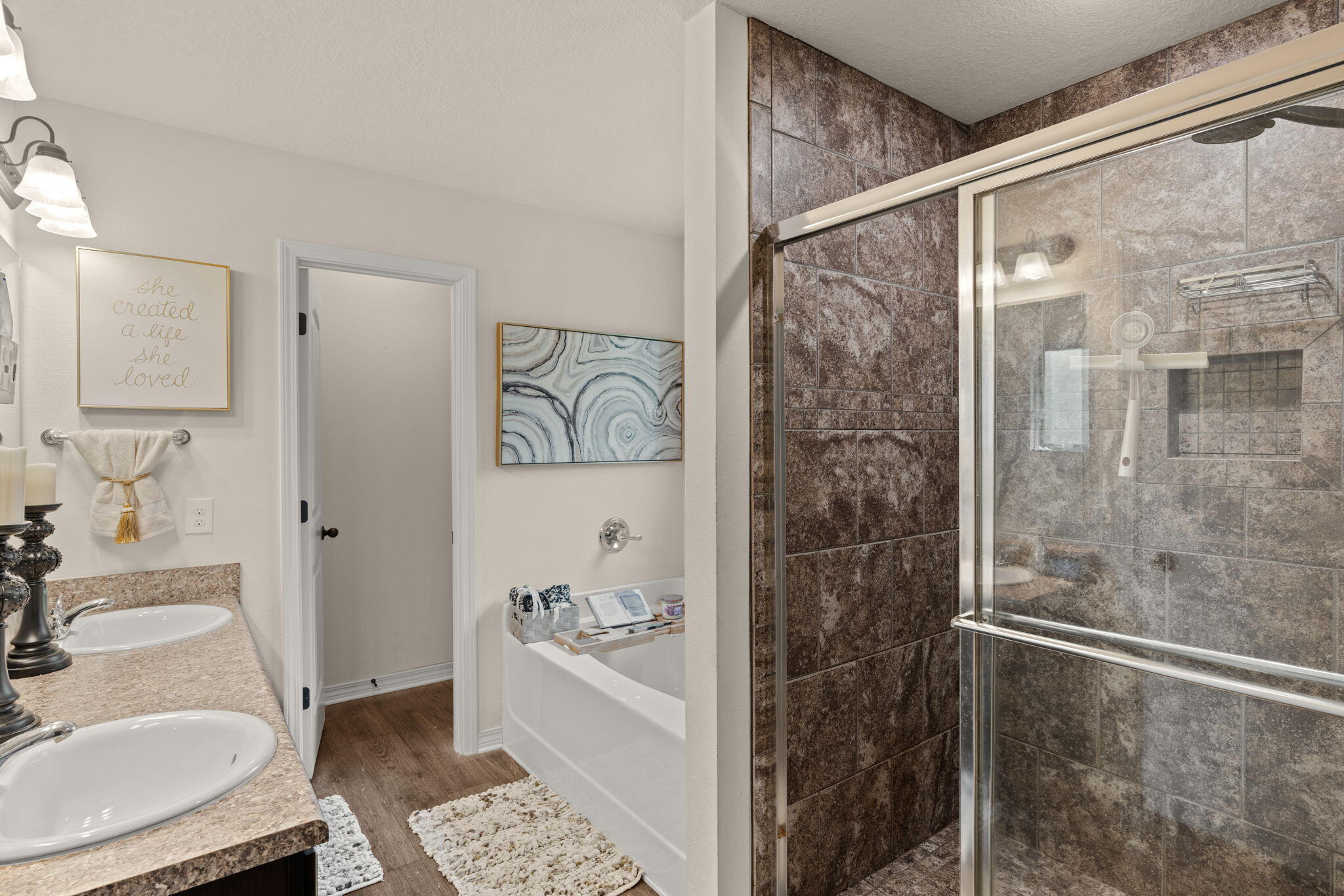 124 Lillian Way Crestview, FL 32536 - Photo 21 of 31 Master Bathroom