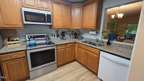 $1,895 | 829 Edwards Street, Unit A, Chapel Hill, NC 27516