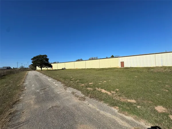 $3,750,000 | 2520 Highway 304, Smithville, TX 78957