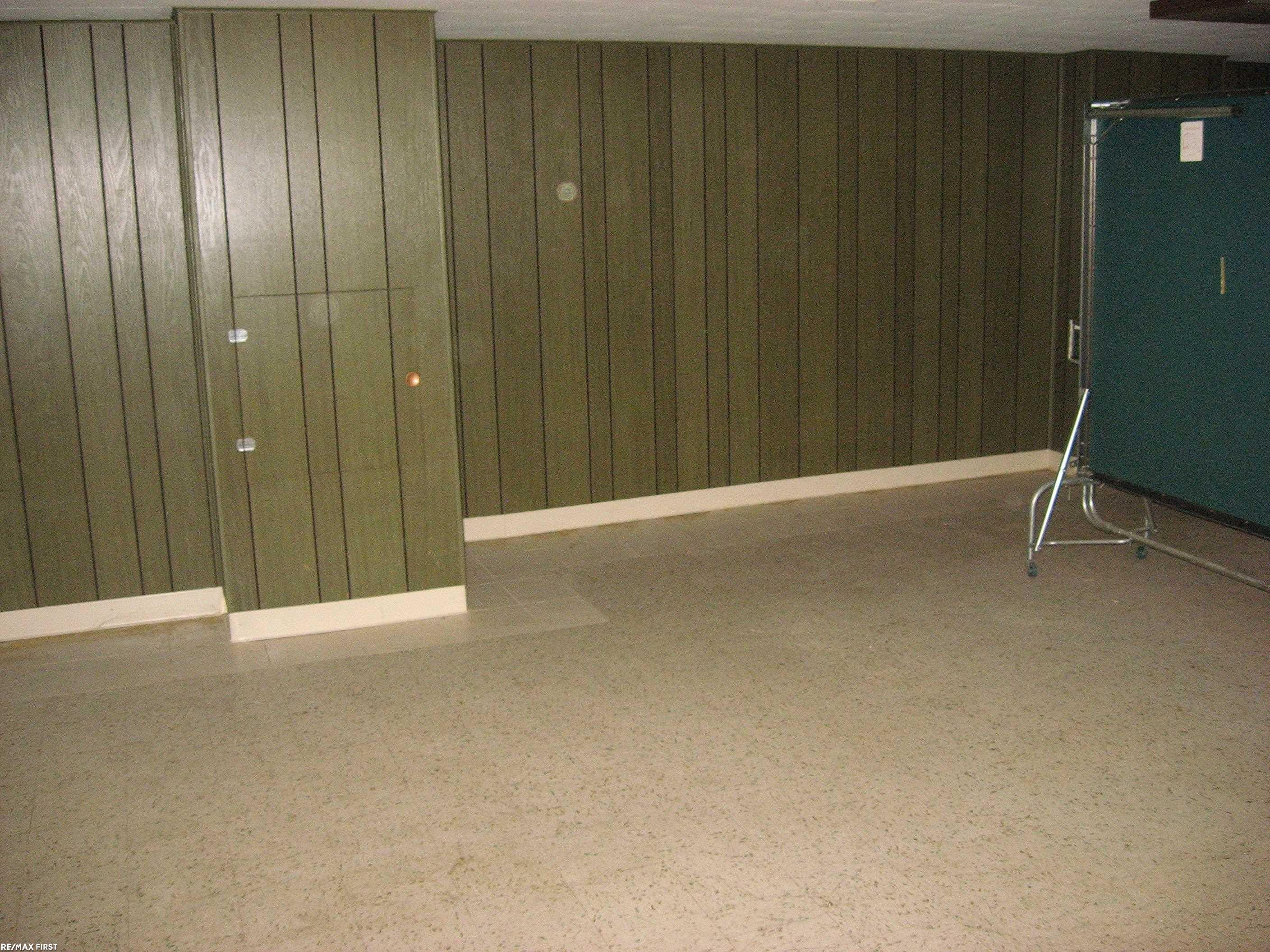 24624 Ridgecroft Avenue Eastpointe, MI 48021 - Photo 18 of 19 Gallery Image 18