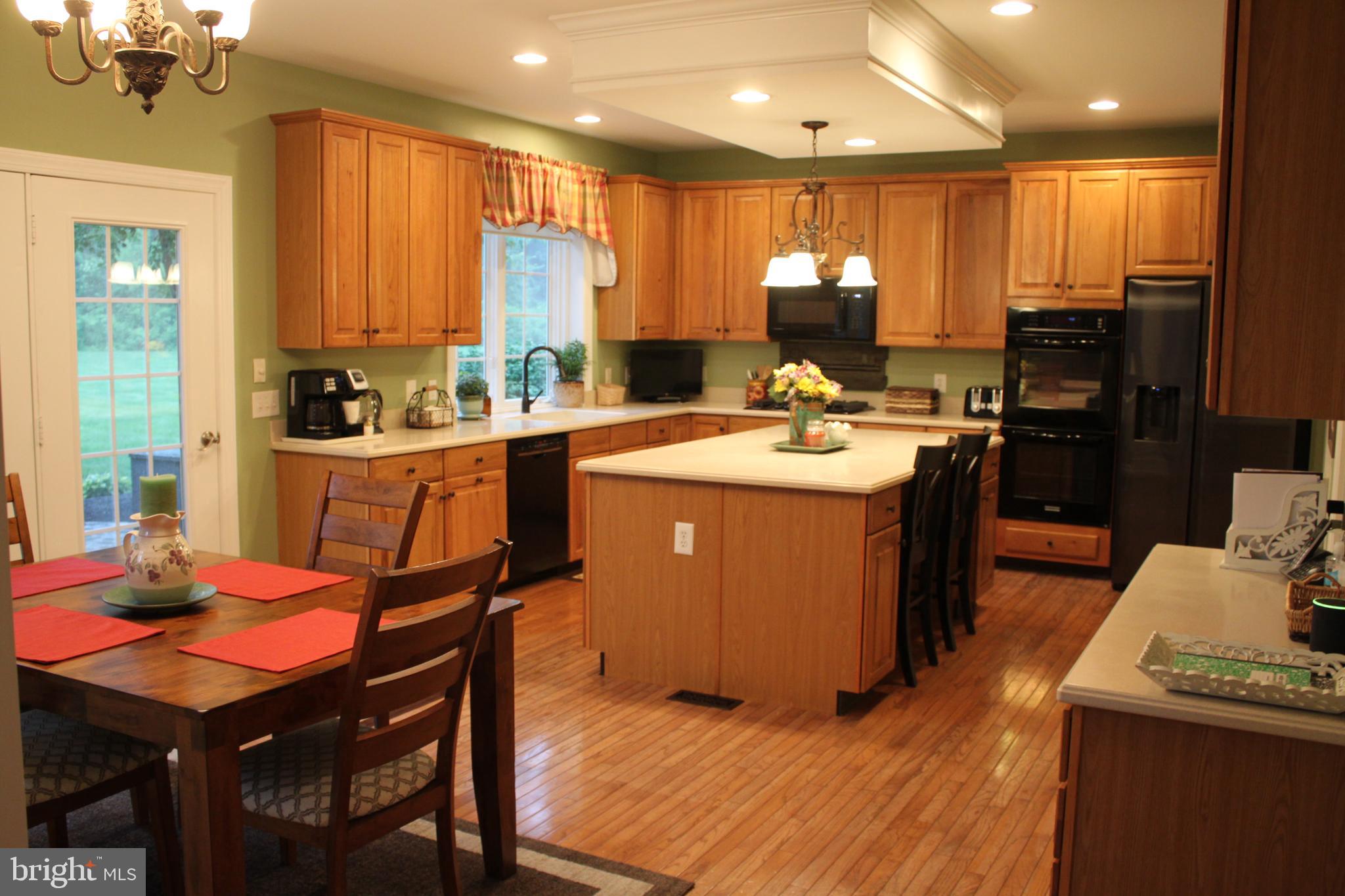 118 Clover Road Ivyland, PA 18974 - Photo 13 of 53 Kitchen