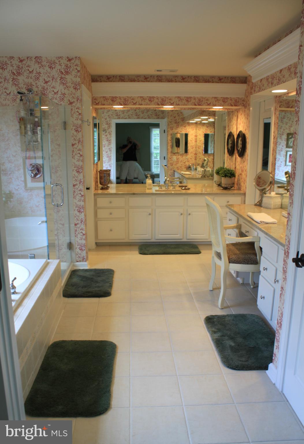 118 Clover Road Ivyland, PA 18974 - Photo 26 of 53 Master Bath
