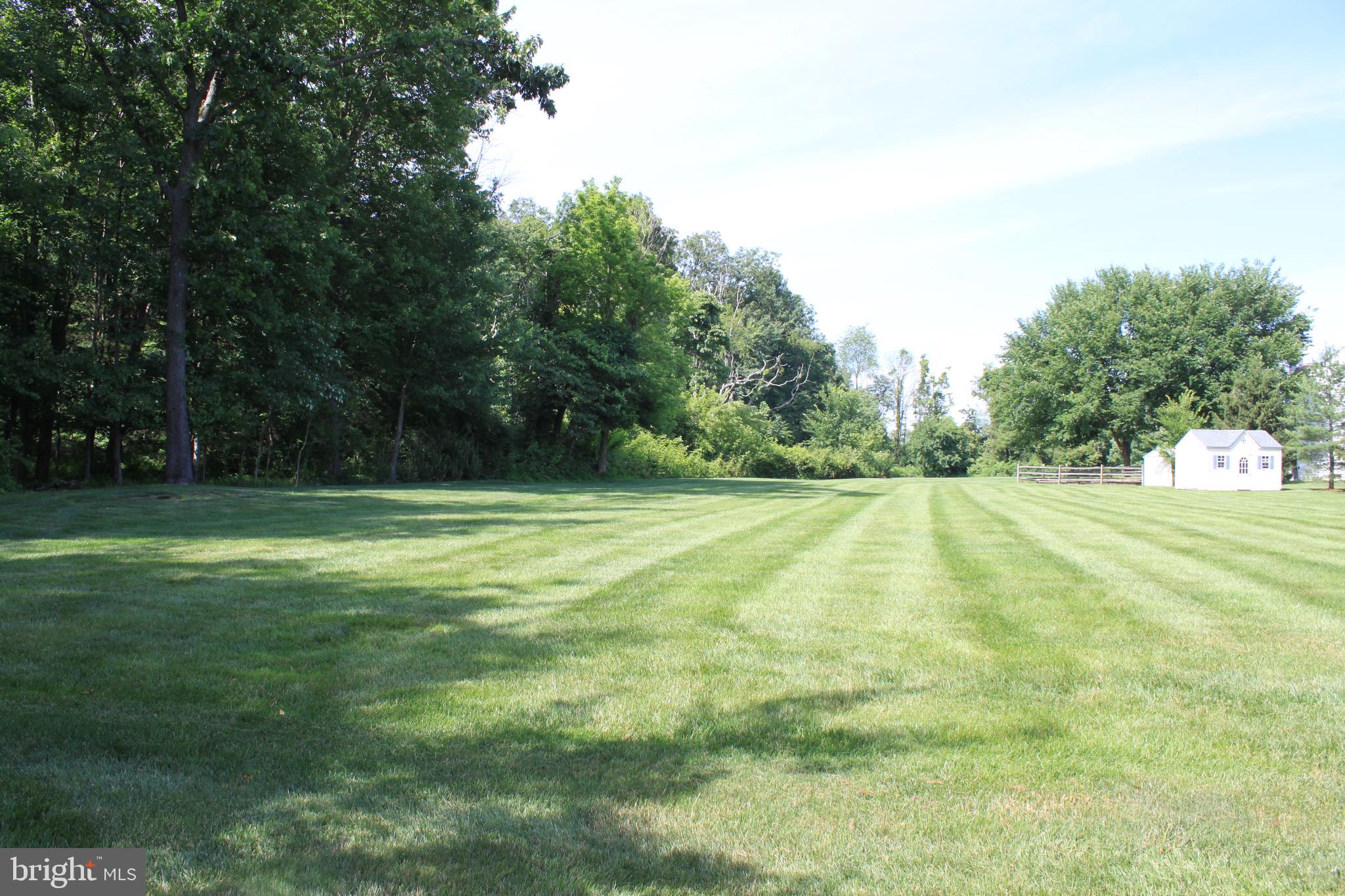 118 Clover Road Ivyland, PA 18974 - Photo 8 of 53 Backyard