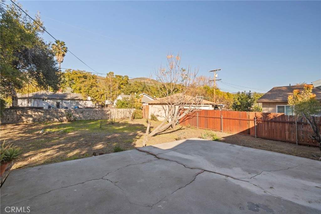 1290 Lomita Road San Bernardino, CA 92405 - Photo 22 of 29 a view of a terrace