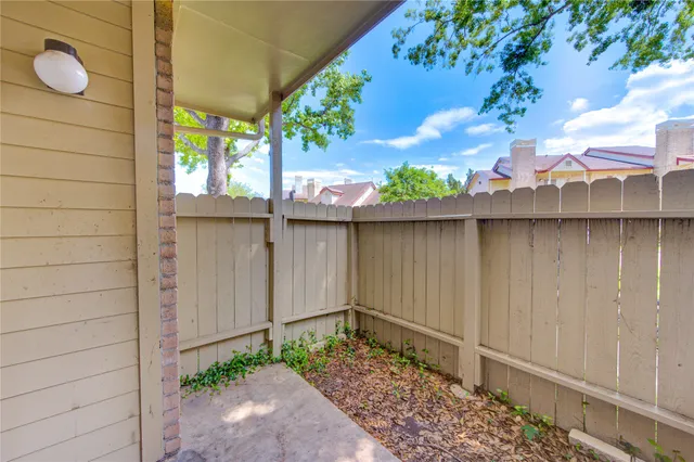 $99,900 | 2120 El Paseo Street, Unit 619, Houston, TX 77054