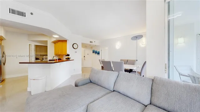 $4,300 | 3255 Northeast 184th Street, Unit 12410, Aventura, FL 33160