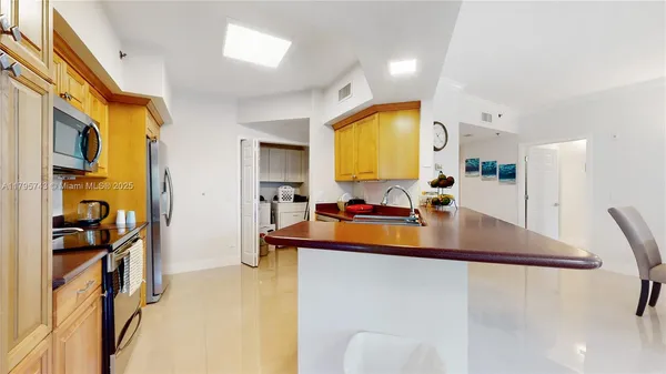 $3,950 | 3255 Northeast 184th Street, Unit 12410, Aventura, FL 33160