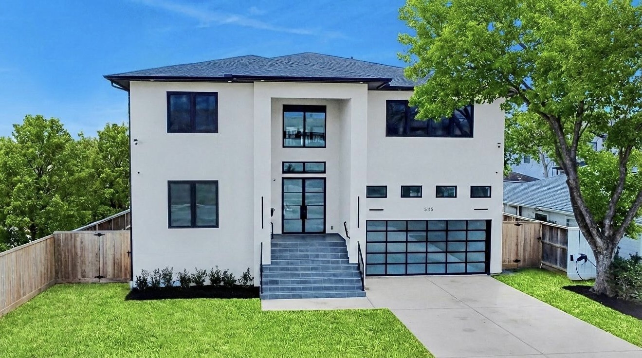 5115 Maple Street Bellaire, TX 77401 - Photo 4 of 45 Bold curb appeal from the moment you arrive!