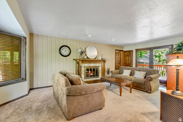 5126 Aztec Drive Ogden, UT 84403 - Photo 4 of 47
