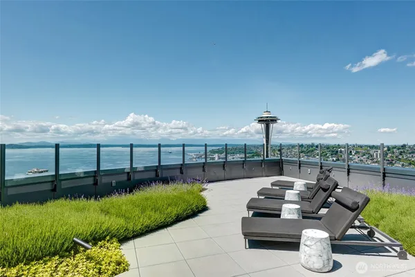 $639,000 | 2510 6th Avenue, Unit 2003, Seattle, WA 98121