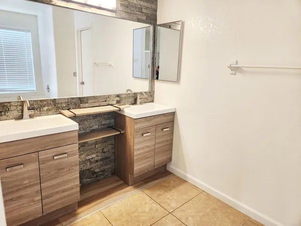 $2,500 | 4320 East Morrow Drive, Phoenix, AZ 85050