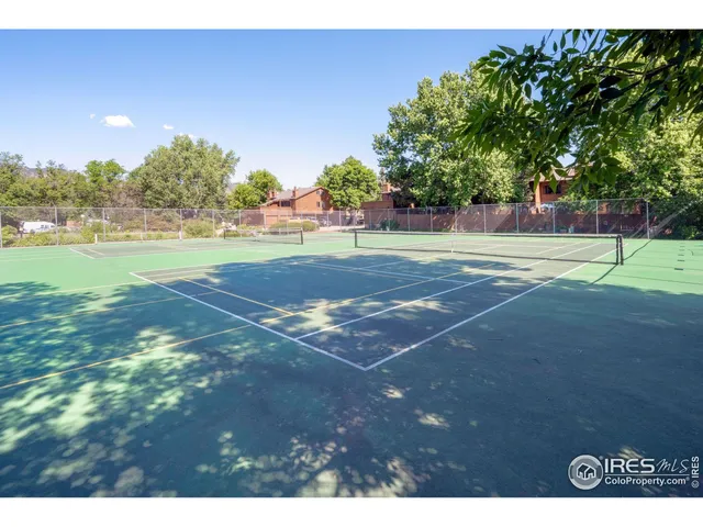 a view of a tennis court