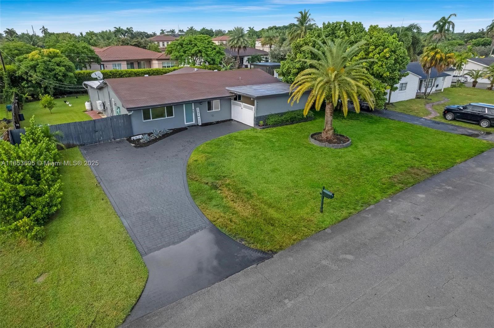 6571 Southwest 56th Street Davie, FL 33314 - Photo 3 of 44