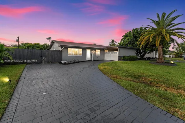 $735,000 | 6571 Southwest 56th Street, Davie, FL 33314