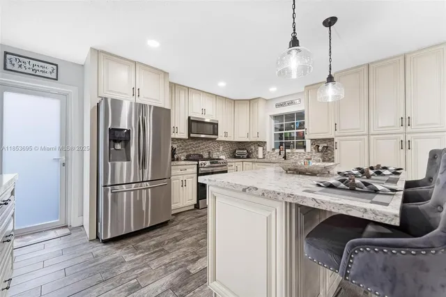 $735,000 | 6571 Southwest 56th Street, Davie, FL 33314