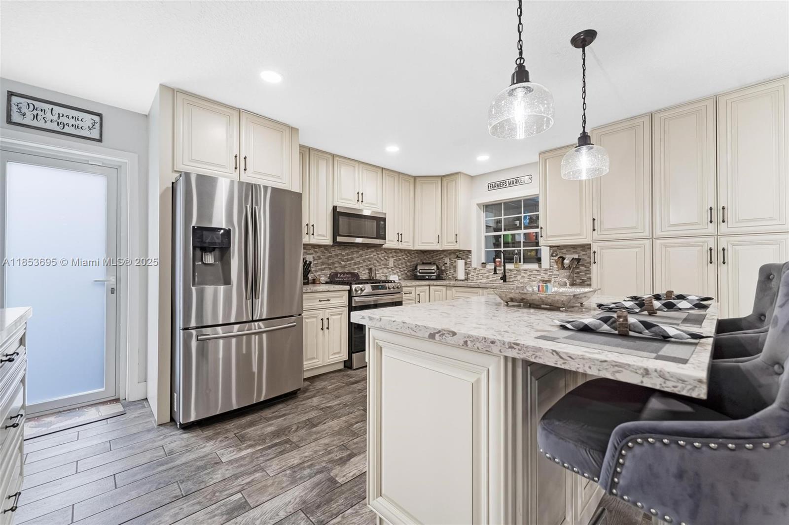 6571 Southwest 56th Street Davie, FL 33314 - Photo 6 of 44