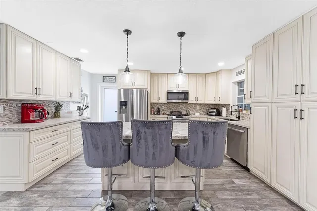 $735,000 | 6571 Southwest 56th Street, Davie, FL 33314