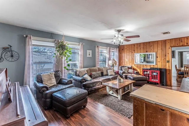 $1,800 | 1605 Franklin Street, Weatherford, TX 76086