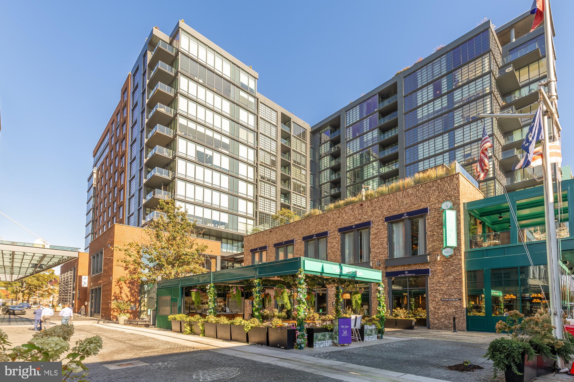 45 Sutton Square Southwest, Unit 706 Washington, DC 20024 - Photo 2 of 51 a view of a building with a street