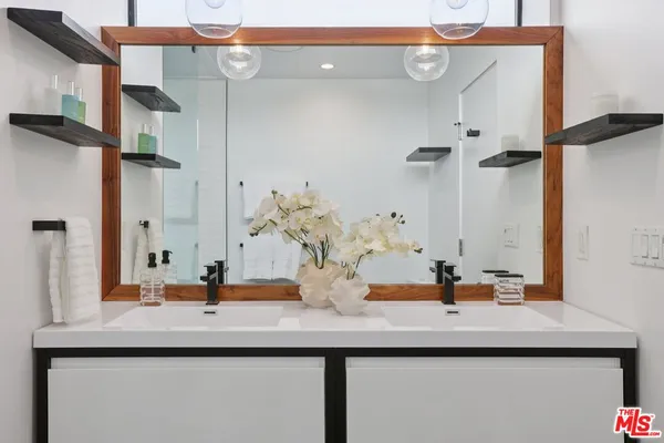 $1,749,000 | 3223 Rowena Avenue, Los Angeles, CA 90027