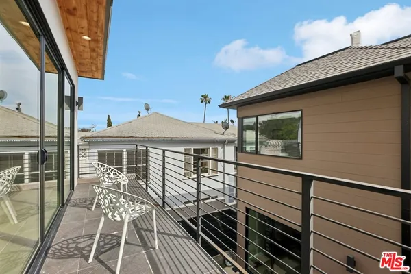 $1,749,000 | 3223 Rowena Avenue, Los Angeles, CA 90027