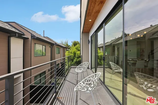 $1,749,000 | 3223 Rowena Avenue, Los Angeles, CA 90027