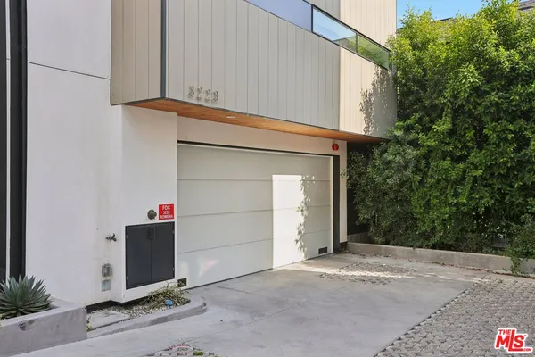 $1,749,000 | 3223 Rowena Avenue, Los Angeles, CA 90027