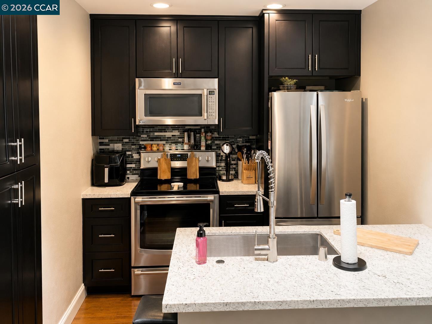1544 Bailey Road, Unit 40 Concord, CA 94521 - Photo 5 of 16 Gallery Image 5