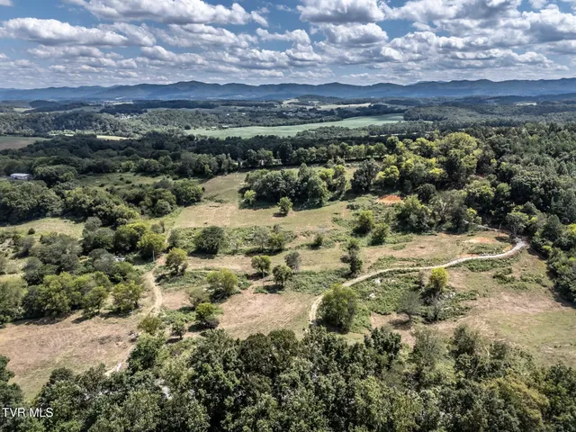 $350,000 | 241 East Stage Coach Road, Greeneville, TN 37743