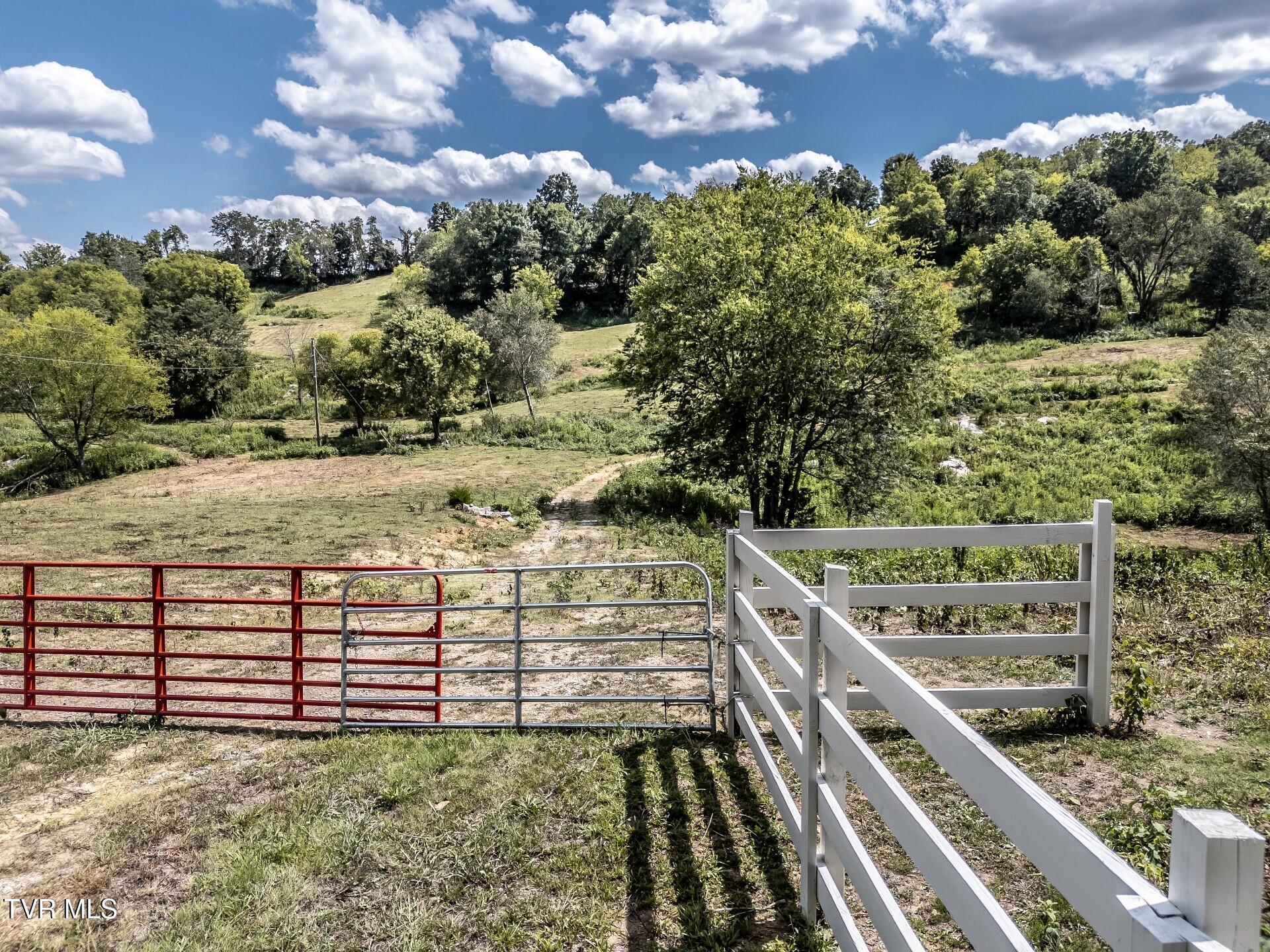 241 East Stage Coach Road Greeneville, TN 37743 - Photo 61 of 67 thumbnail_241StagecoachG_074