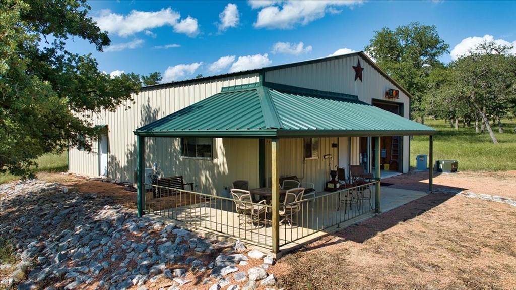 1411 Grape Creek Road Fredericksburg, TX 78624 - Photo 33 of 44