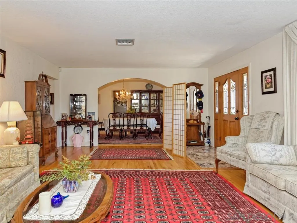 13847 Putney Road Poway, CA 92064 - Photo 3 of 25 Gallery Image 3